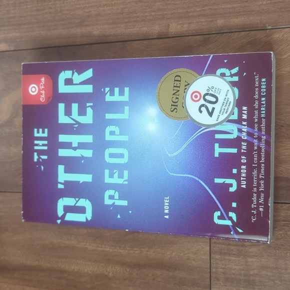 Paperbacks Other - The Other People Book